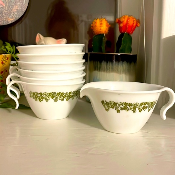 Corelle Other - VTG set of 6 Corelle Green Daisy Mugs and Spouted Creamer